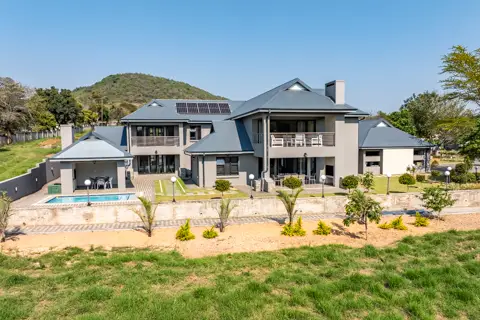 Diamond & Pearl Luxury Lodge