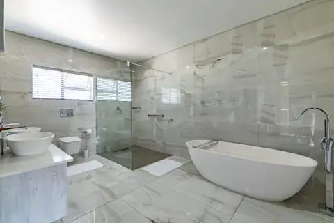 Diamond & Pearl Luxury Lodge