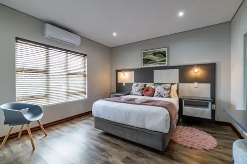 Diamond & Pearl Luxury Lodge