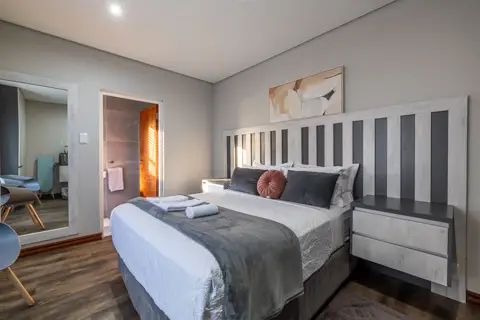 Diamond & Pearl Luxury Lodge