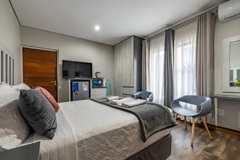 Diamond & Pearl Luxury Lodge