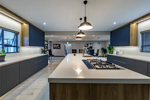 Diamond & Pearl Luxury Lodge