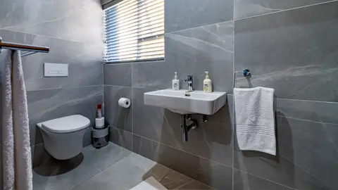 Diamond & Pearl Luxury Lodge