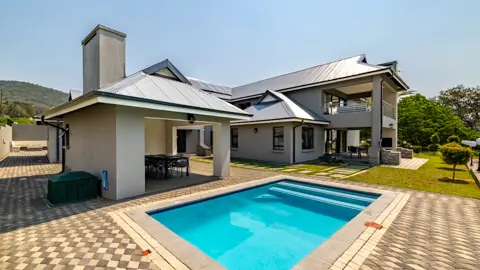 Diamond & Pearl Luxury Lodge