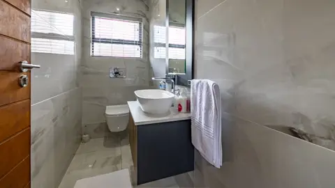 Diamond & Pearl Luxury Lodge