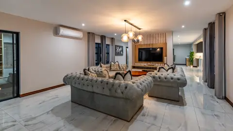 Diamond & Pearl Luxury Lodge