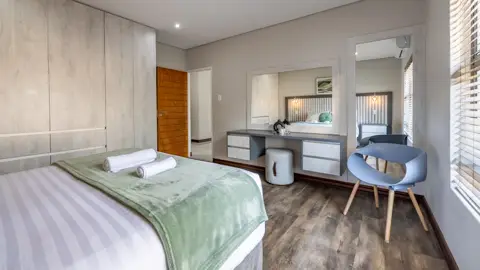 Diamond & Pearl Luxury Lodge